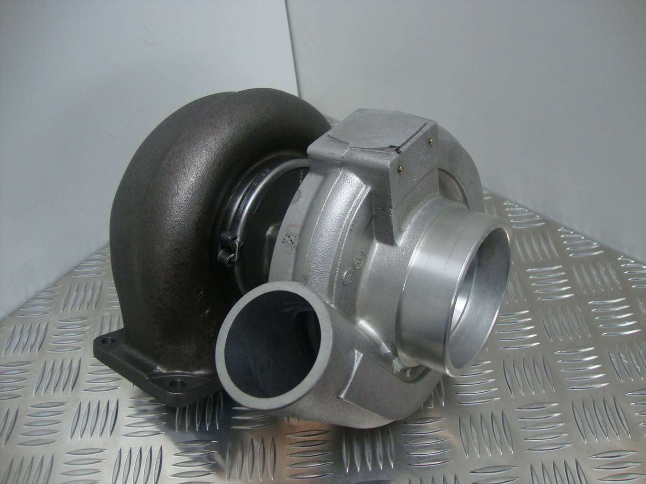 ISUZU 6sd1 Turbo TQB02 JS330 1144003341 1144003340 02/800650 - Moteur et pièces pour Engins de chantier: photos 1 ISUZU 6sd1 Turbo TQB02 JS330 1144003341 1144003340 02/800650 - Moteur et pièces pour Engins de chantier: photos 1