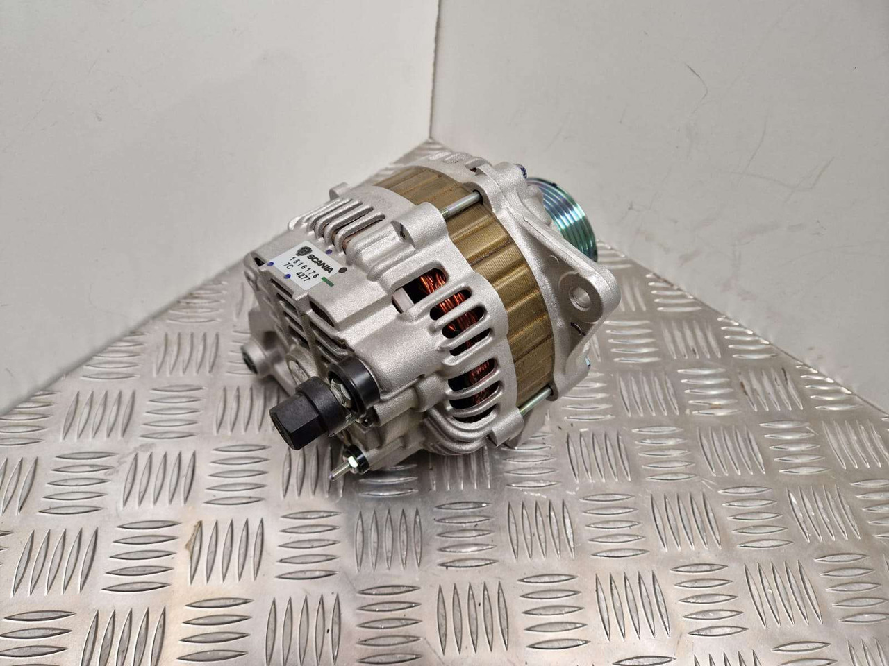 Scania Alternator 1516176 1774592 - Moteur et pièces pour Engins de chantier: photos 2 Scania Alternator 1516176 1774592 - Moteur et pièces pour Engins de chantier: photos 2