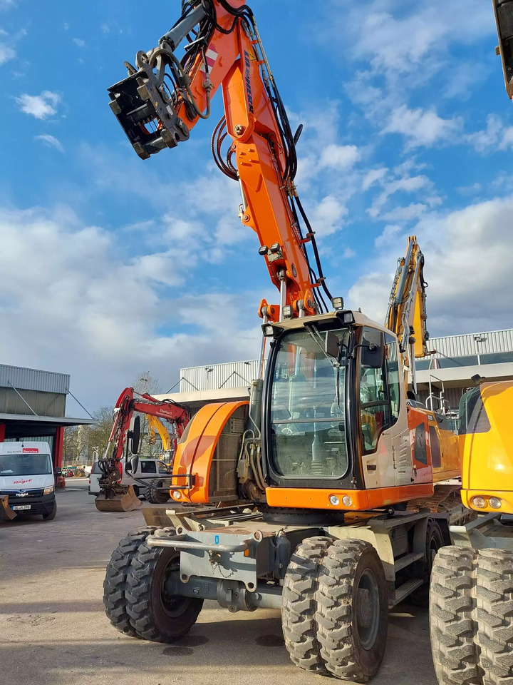 Pelle sur pneus 2014 Liebherr A 918Compact: photos 1