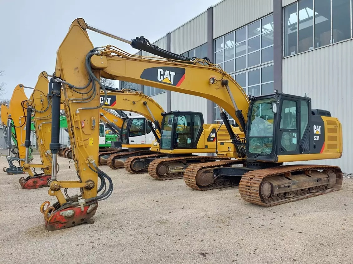 2017 Caterpillar 323F - Pelle sur chenille: photos 1 2017 Caterpillar 323F - Pelle sur chenille: photos 1
