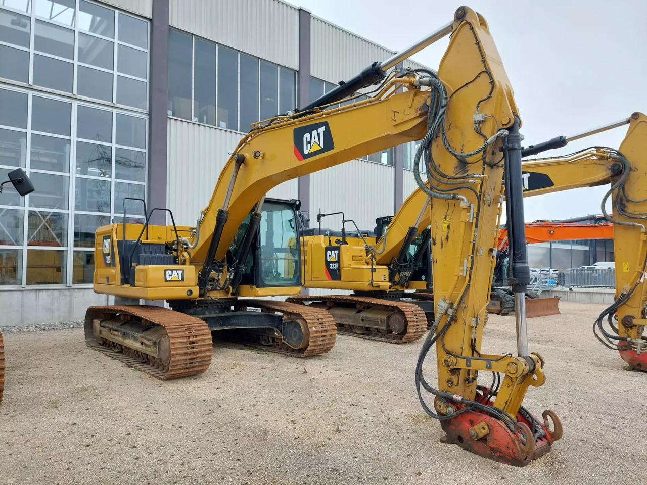 2019 Caterpillar 323 - Pelle sur chenille: photos 2 2019 Caterpillar 323 - Pelle sur chenille: photos 2