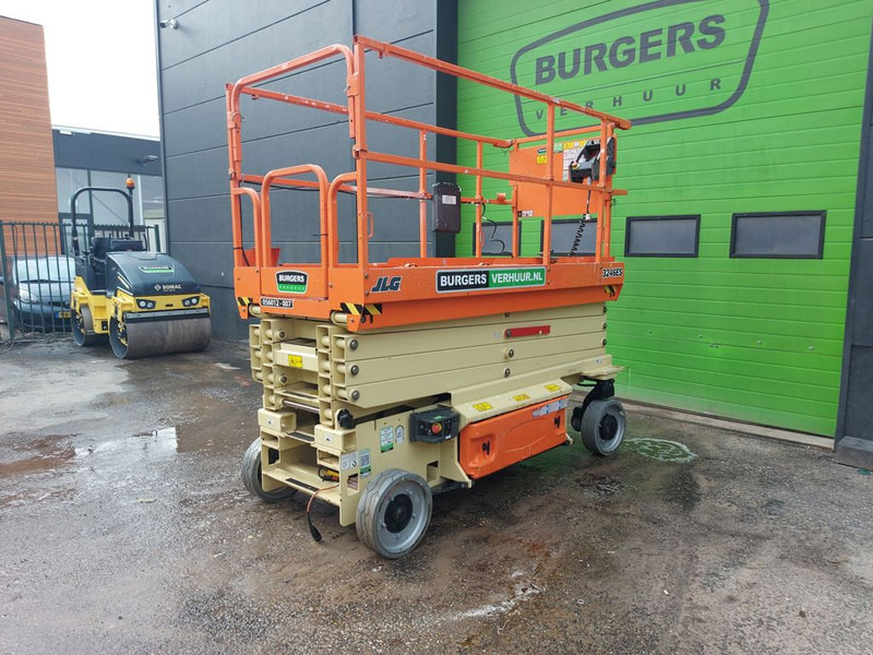 JLG 3246ES - Nacelle ciseaux: photos 1 JLG 3246ES - Nacelle ciseaux: photos 1