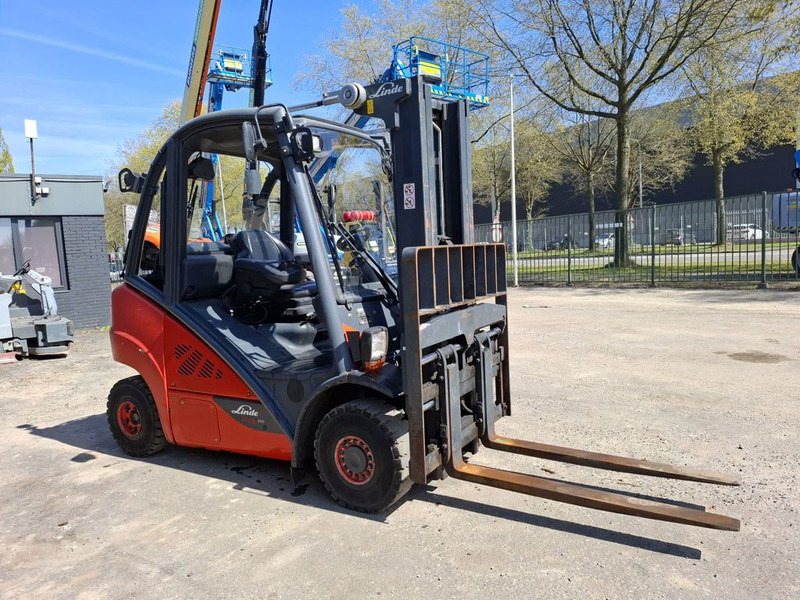 Linde H25T - Chariot élévateur à gaz: photos 2 Linde H25T - Chariot élévateur à gaz: photos 2