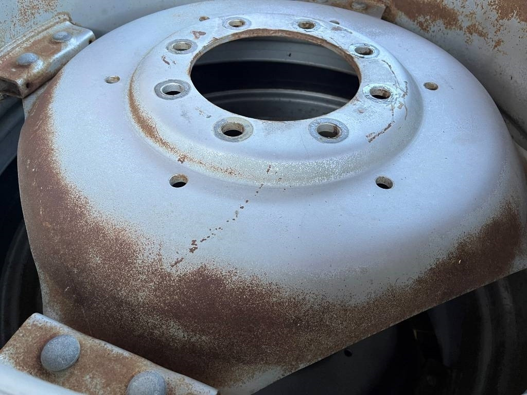 Alliance 600/65-R38 480/65-R28 till Case MX120 - Pneu pour Machine agricole: photos 5 Alliance 600/65-R38 480/65-R28 till Case MX120 - Pneu pour Machine agricole: photos 5