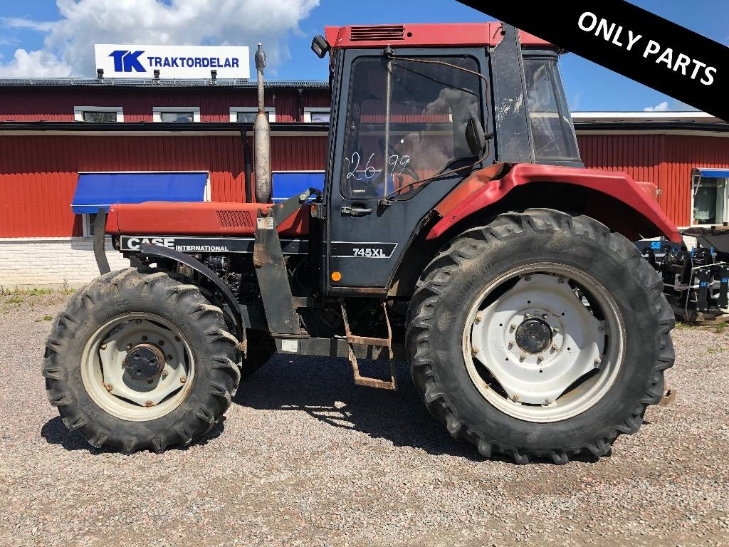 Case IH 745 XL Dismantled. Only spare parts - Tracteur agricole: photos 1 Case IH 745 XL Dismantled. Only spare parts - Tracteur agricole: photos 1