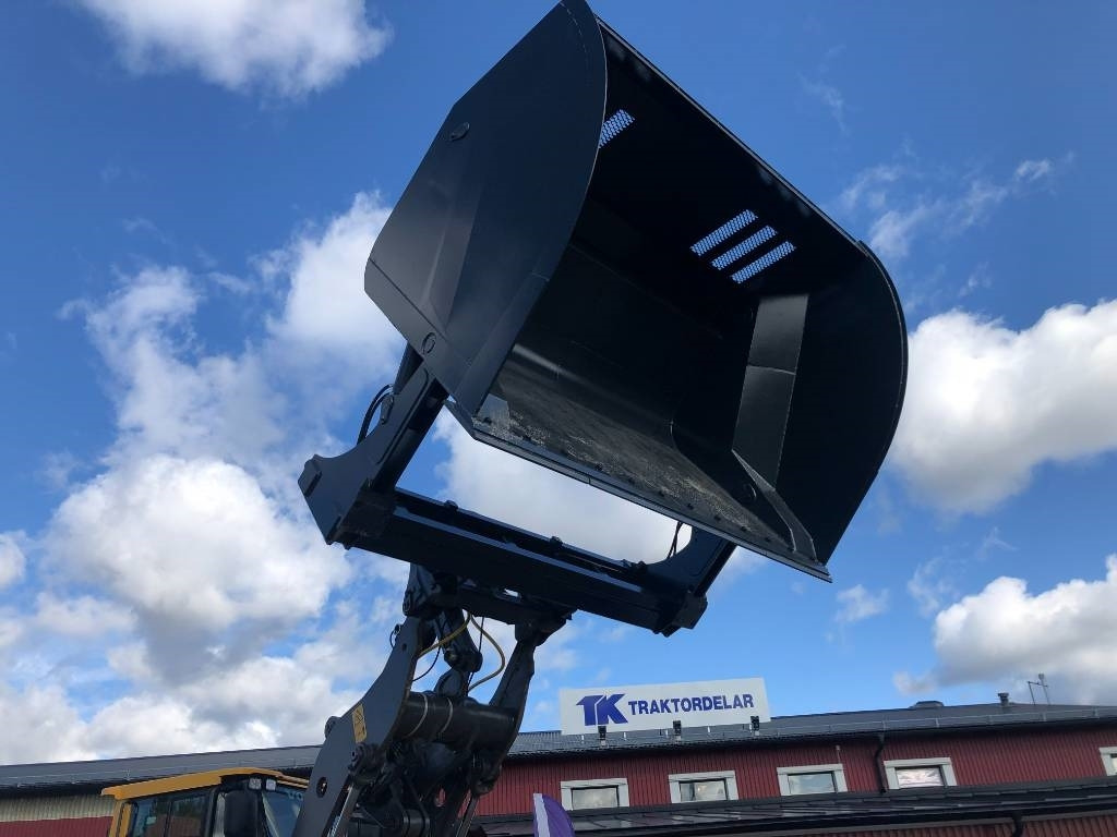 Högtippskopa / Hightipp bucket 9 Kubik - Godet pour chargeur pour Engins de chantier: photos 2 Högtippskopa / Hightipp bucket 9 Kubik - Godet pour chargeur pour Engins de chantier: photos 2