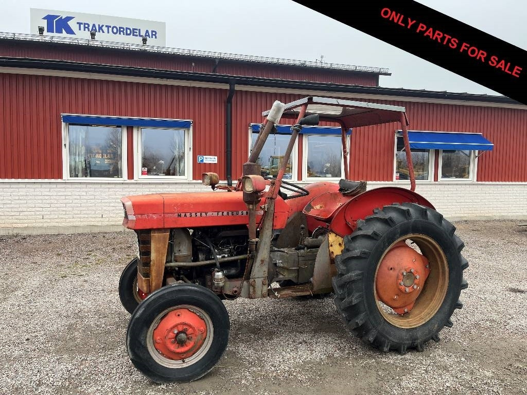 Massey Ferguson 130 Dismantled. Only sold as spare parts - Tracteur agricole: photos 1 Massey Ferguson 130 Dismantled. Only sold as spare parts - Tracteur agricole: photos 1