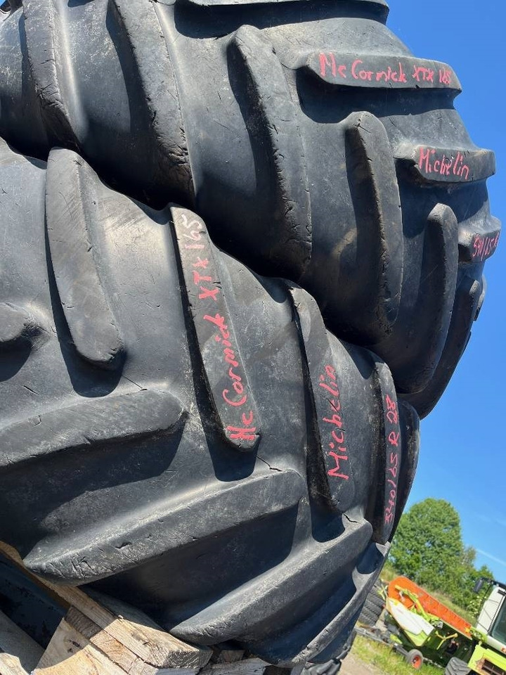 Michelin 650/65R38 520/65R28 till Case , MC Cormick - Pneu pour Machine agricole: photos 4 Michelin 650/65R38 520/65R28 till Case , MC Cormick - Pneu pour Machine agricole: photos 4