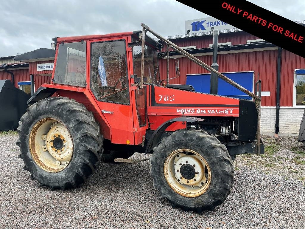 Valtra Valmet 705 Dismantled. Only spare parts - Tracteur agricole: photos 1 Valtra Valmet 705 Dismantled. Only spare parts - Tracteur agricole: photos 1