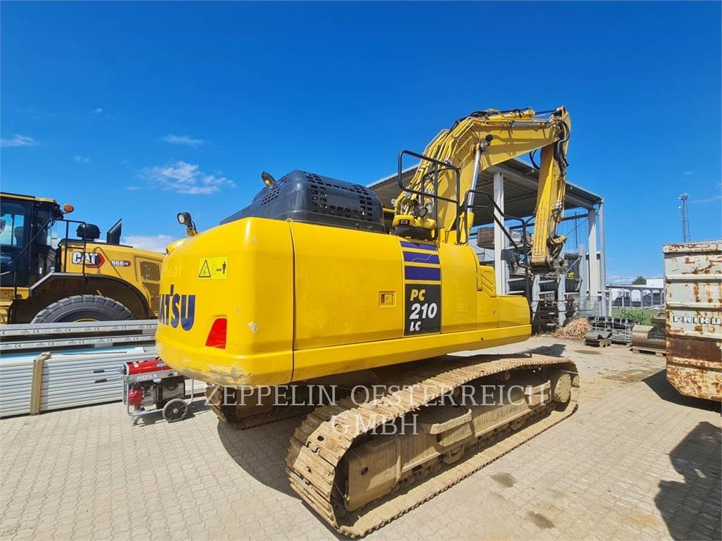 Komatsu PC210LC-11EQ - Pelle sur chenille: photos 2 Komatsu PC210LC-11EQ - Pelle sur chenille: photos 2