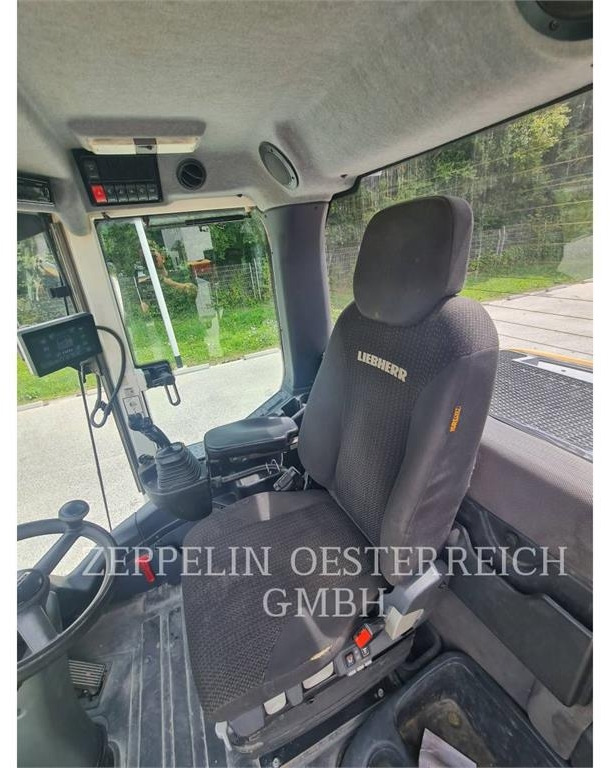 Chargeuse sur pneus Liebherr L526: photos 11 Chargeuse sur pneus Liebherr L526: photos 11