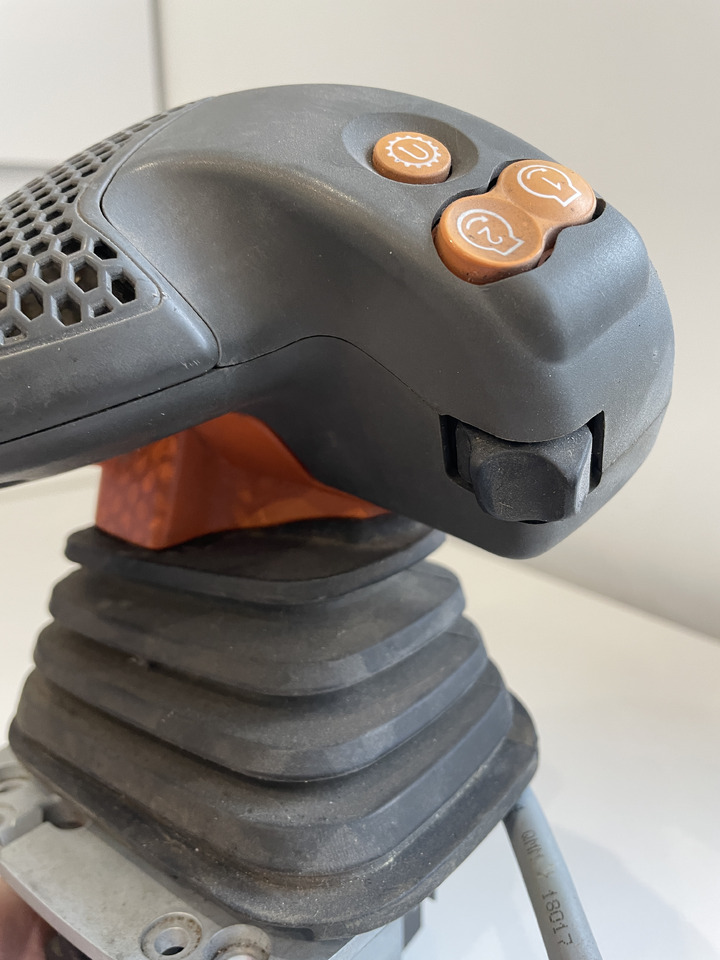 Claas Arion - joystick sterowanie 0011467450 - Cabine et intérieur pour Machine agricole: photos 4 Claas Arion - joystick sterowanie 0011467450 - Cabine et intérieur pour Machine agricole: photos 4