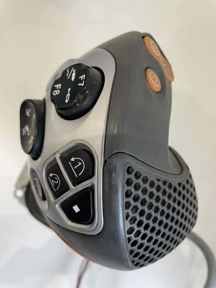 Claas Arion - joystick sterowanie 0011467450 - Cabine et intérieur pour Machine agricole: photos 2 Claas Arion - joystick sterowanie 0011467450 - Cabine et intérieur pour Machine agricole: photos 2