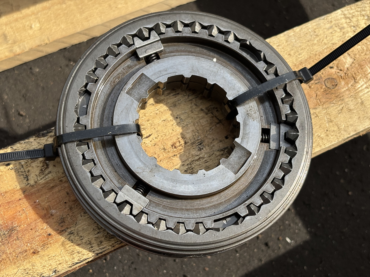 John Deere 6630 Synchronizator AL219377 - Transmission pour Machine agricole: photos 2 John Deere 6630 Synchronizator AL219377 - Transmission pour Machine agricole: photos 2