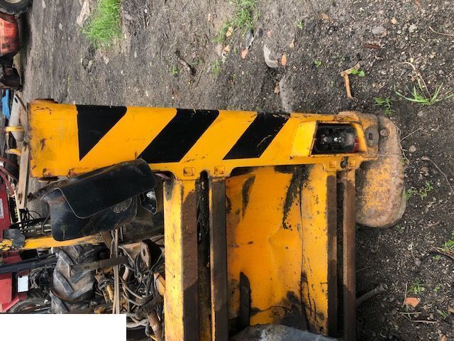 JCB 3cx - Podpora - Pièces de rechange pour Tractopelle: photos 1 JCB 3cx - Podpora - Pièces de rechange pour Tractopelle: photos 1