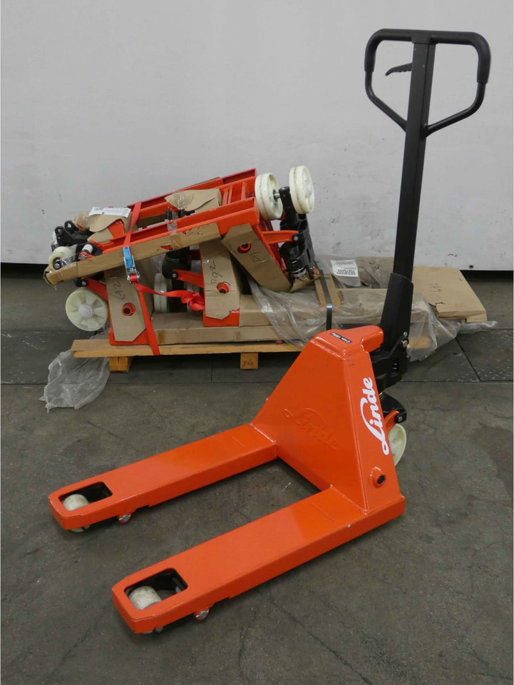 Linde 3x HPTM15/565mm - Transpalette: photos 1 Linde 3x HPTM15/565mm - Transpalette: photos 1