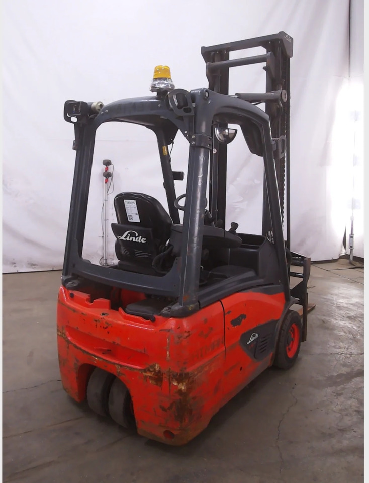 Linde E16C-02 - Chariot élévateur électrique: photos 3 Linde E16C-02 - Chariot élévateur électrique: photos 3