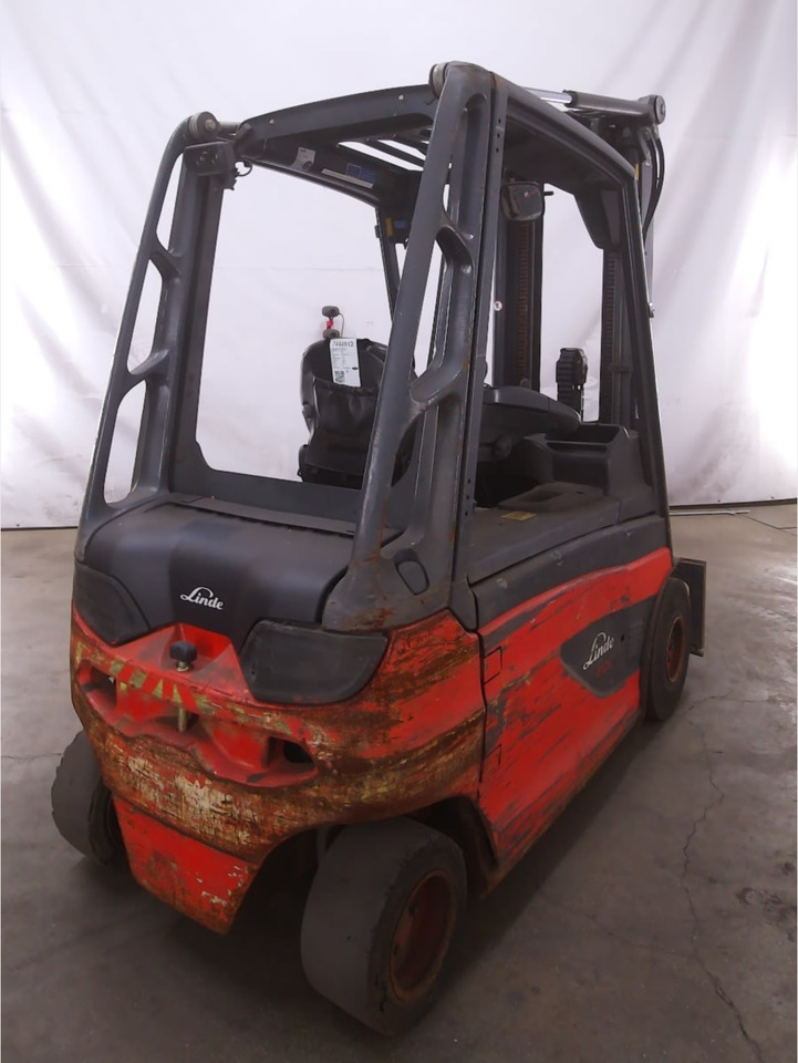 Linde E25 - Chariot élévateur électrique: photos 3 Linde E25 - Chariot élévateur électrique: photos 3