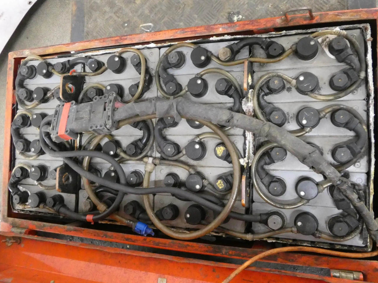 Linde T800 - Chariot tracteur: photos 4 Linde T800 - Chariot tracteur: photos 4