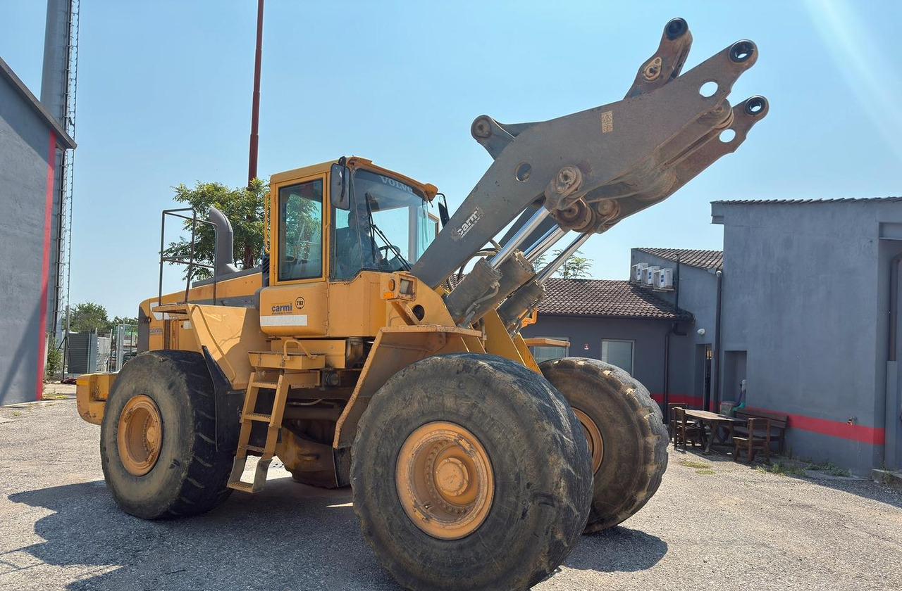 Pala gommata Volvo L 220 - Chargeuse sur pneus: photos 1 Pala gommata Volvo L 220 - Chargeuse sur pneus: photos 1