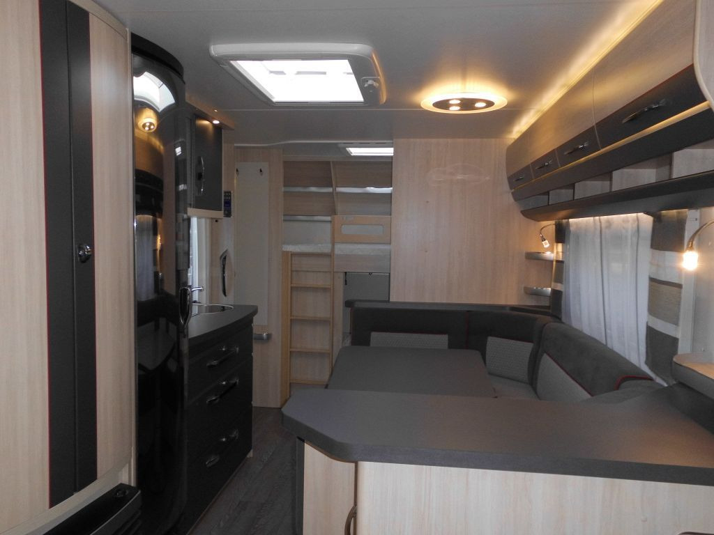 Caravane Hobby DE LUXE EDITION 560 KMFe 1 Hand XT-Mover Garage: photos 14