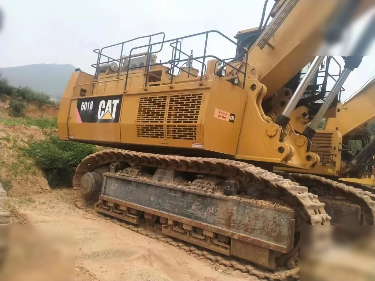2013 CATERPILLAR 6018 - Pelle sur chenille: photos 3 2013 CATERPILLAR 6018 - Pelle sur chenille: photos 3
