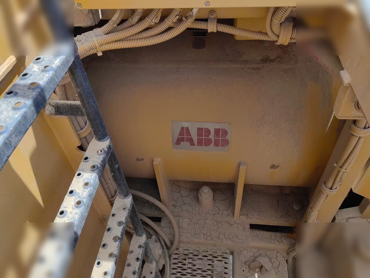 2013 CATERPILLAR 6018ACFS - Pelle sur chenille: photos 3 2013 CATERPILLAR 6018ACFS - Pelle sur chenille: photos 3
