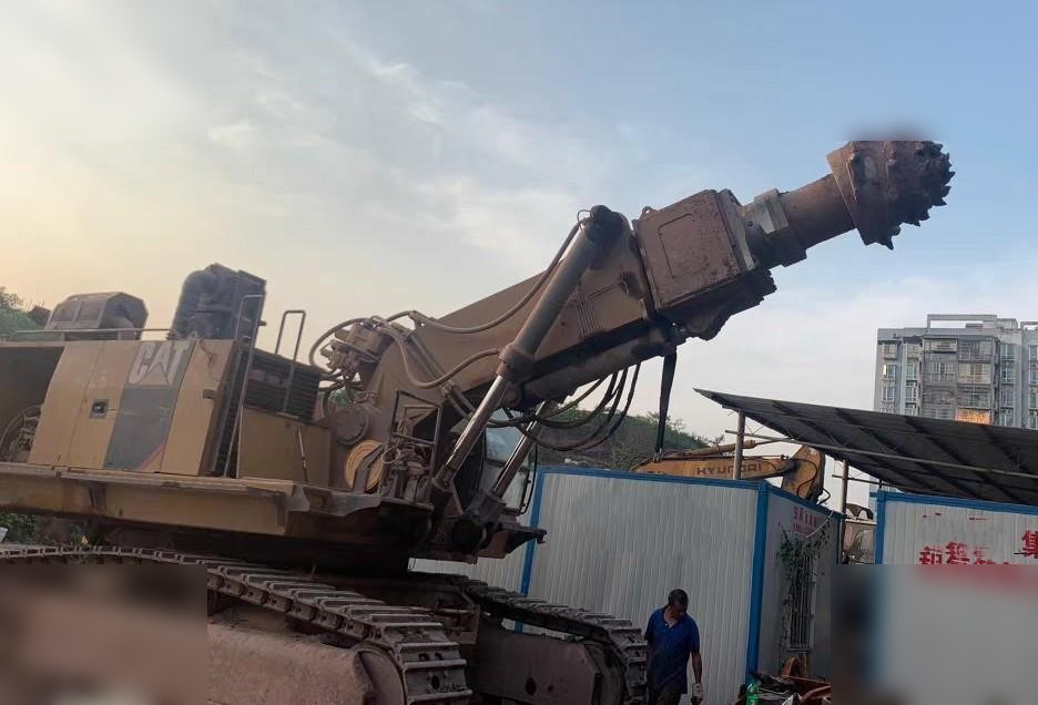 2016 CATERPILLAR 6015FS - Pelle sur chenille: photos 1 2016 CATERPILLAR 6015FS - Pelle sur chenille: photos 1