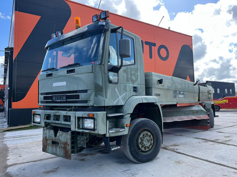 Iveco Fresia F 2000 4x4 SNOW PLOW / BROOM / BLOWER - Balayeuse de voirie: photos 2 Iveco Fresia F 2000 4x4 SNOW PLOW / BROOM / BLOWER - Balayeuse de voirie: photos 2