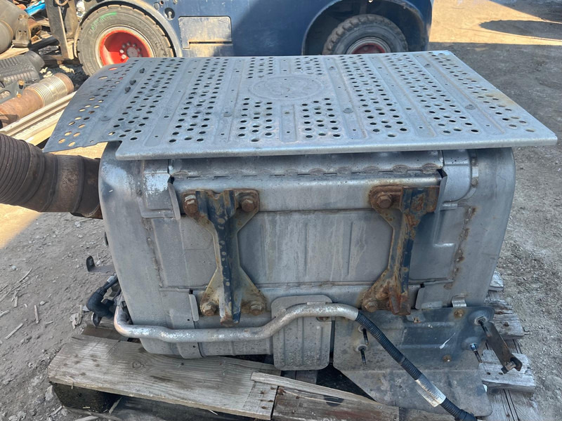 Mercedes-Benz ACTROS MP4 KATALYSATOR A0054900712 - Catalyseur pour Camion: photos 1 Mercedes-Benz ACTROS MP4 KATALYSATOR A0054900712 - Catalyseur pour Camion: photos 1