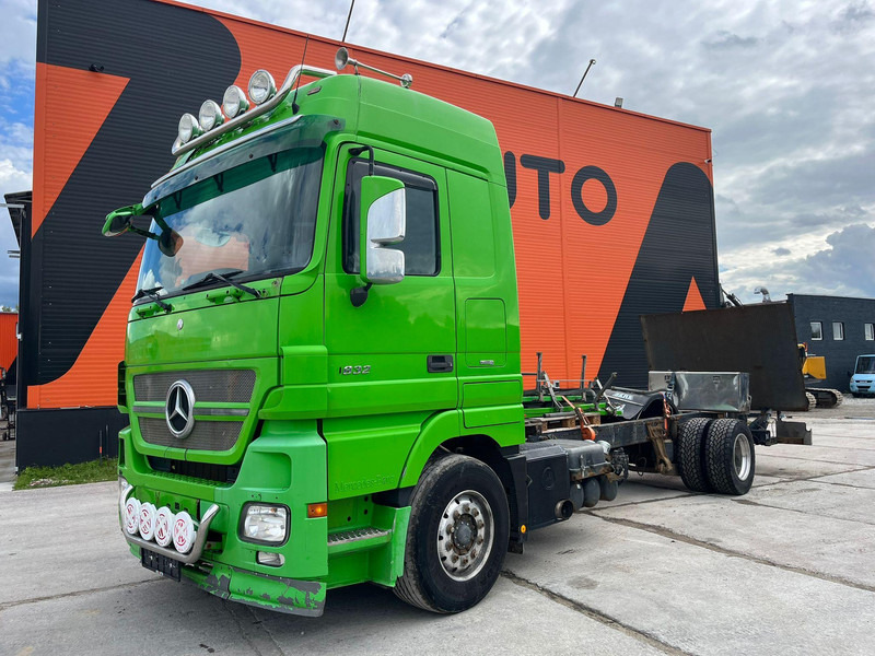 Mercedes-Benz Actros 1832 4x2 V6 ENGINE / CHASSIS L=7100 mm - Châssis cabine: photos 2 Mercedes-Benz Actros 1832 4x2 V6 ENGINE / CHASSIS L=7100 mm - Châssis cabine: photos 2