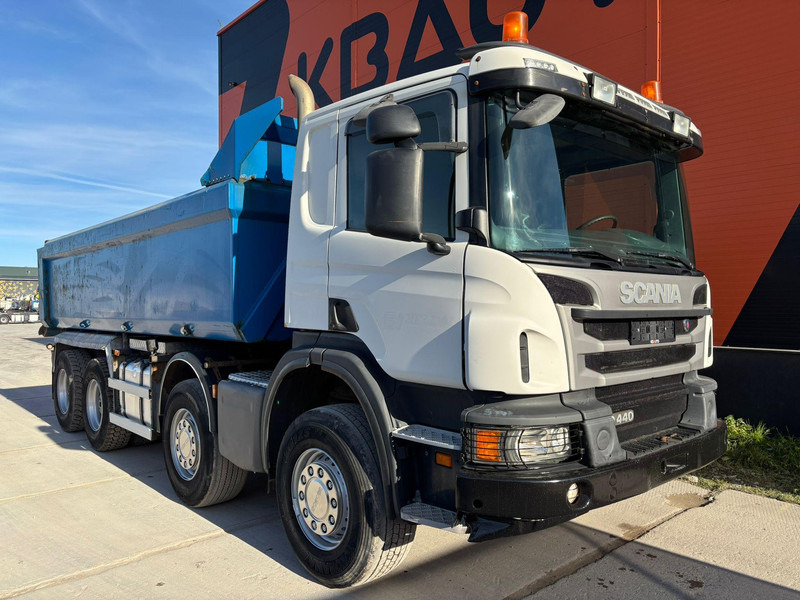 Scania P 440 8x4 RETARDER / FULL STEEL / BOX L=5850 mm - Camion benne: photos 4 Scania P 440 8x4 RETARDER / FULL STEEL / BOX L=5850 mm - Camion benne: photos 4
