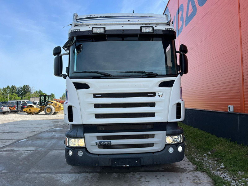 Scania R 440 6x2*4 FASSI F260XP / PLATFORM L=6760 mm - Camion plateau, Camion grue: photos 3 Scania R 440 6x2*4 FASSI F260XP / PLATFORM L=6760 mm - Camion plateau, Camion grue: photos 3