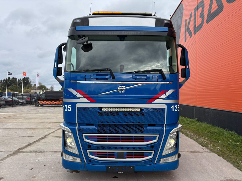 Volvo FH 500 8x4*4 FOR SALE AS CHASSIS / GCW 70 ton / PTO / CHASSIS L=6420 mm - Châssis cabine: photos 3 Volvo FH 500 8x4*4 FOR SALE AS CHASSIS / GCW 70 ton / PTO / CHASSIS L=6420 mm - Châssis cabine: photos 3