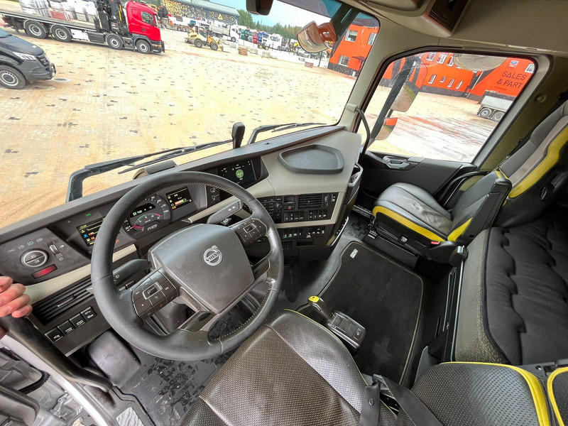Volvo FH 750 6x4 CHASSIS L=6970 / RETARDER / PTO / TANDEM AXLE LIFT en crédit-bail Volvo FH 750 6x4 CHASSIS L=6970 / RETARDER / PTO / TANDEM AXLE LIFT: photos 17 Volvo FH 750 6x4 CHASSIS L=6970 / RETARDER / PTO / TANDEM AXLE LIFT en crédit-bail Volvo FH 750 6x4 CHASSIS L=6970 / RETARDER / PTO / TANDEM AXLE LIFT: photos 17