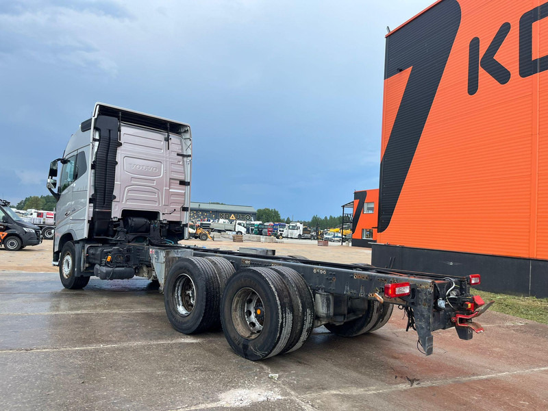 Volvo FH 750 6x4 CHASSIS L=6970 / RETARDER / PTO / TANDEM AXLE LIFT en crédit-bail Volvo FH 750 6x4 CHASSIS L=6970 / RETARDER / PTO / TANDEM AXLE LIFT: photos 7 Volvo FH 750 6x4 CHASSIS L=6970 / RETARDER / PTO / TANDEM AXLE LIFT en crédit-bail Volvo FH 750 6x4 CHASSIS L=6970 / RETARDER / PTO / TANDEM AXLE LIFT: photos 7