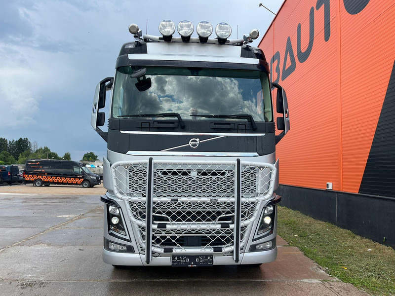 Volvo FH 750 6x4 CHASSIS L=6970 / RETARDER / PTO / TANDEM AXLE LIFT - Châssis cabine: photos 2 Volvo FH 750 6x4 CHASSIS L=6970 / RETARDER / PTO / TANDEM AXLE LIFT - Châssis cabine: photos 2