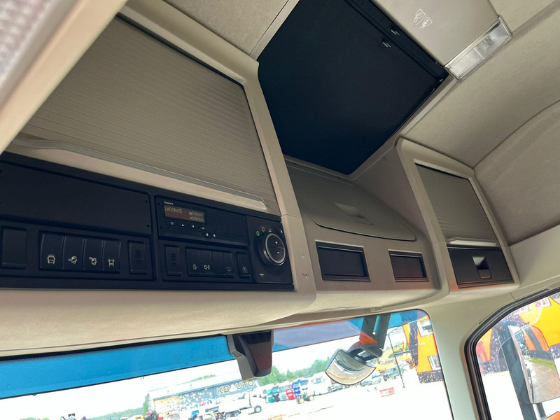 Volvo FH 750 6x4 CHASSIS L=6970 / RETARDER / PTO / TANDEM AXLE LIFT en crédit-bail Volvo FH 750 6x4 CHASSIS L=6970 / RETARDER / PTO / TANDEM AXLE LIFT: photos 20 Volvo FH 750 6x4 CHASSIS L=6970 / RETARDER / PTO / TANDEM AXLE LIFT en crédit-bail Volvo FH 750 6x4 CHASSIS L=6970 / RETARDER / PTO / TANDEM AXLE LIFT: photos 20