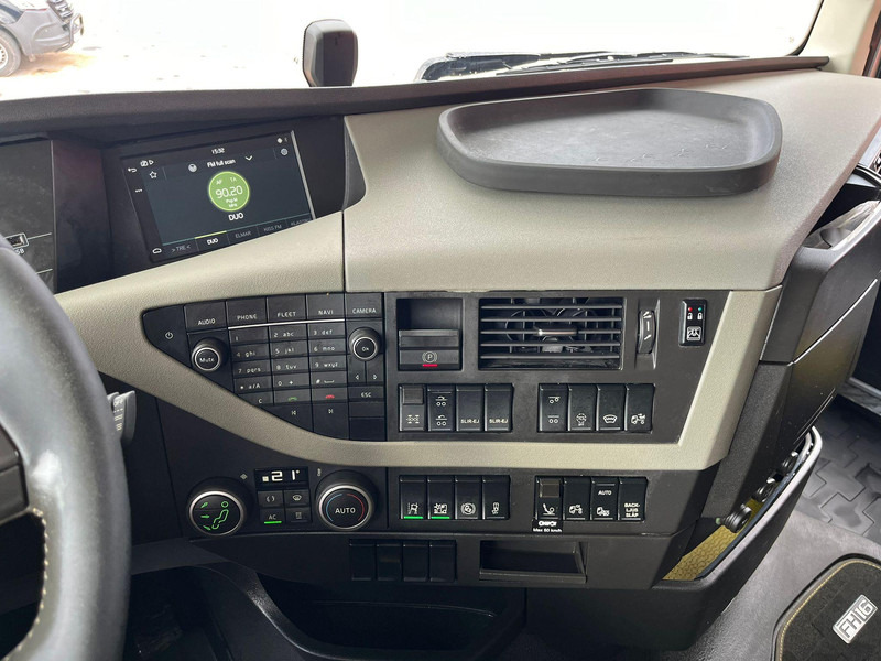 Volvo FH 750 6x4 CHASSIS L=6970 / RETARDER / PTO / TANDEM AXLE LIFT en crédit-bail Volvo FH 750 6x4 CHASSIS L=6970 / RETARDER / PTO / TANDEM AXLE LIFT: photos 16 Volvo FH 750 6x4 CHASSIS L=6970 / RETARDER / PTO / TANDEM AXLE LIFT en crédit-bail Volvo FH 750 6x4 CHASSIS L=6970 / RETARDER / PTO / TANDEM AXLE LIFT: photos 16