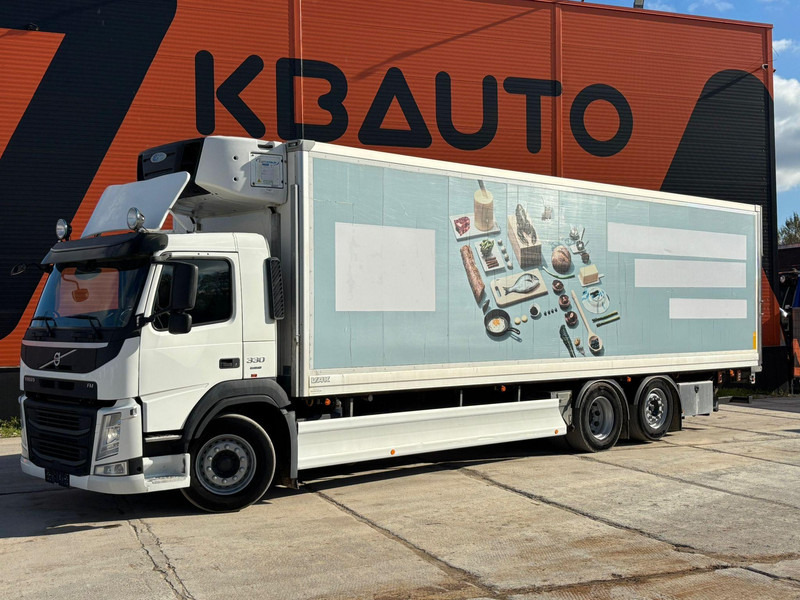 Volvo FM 330 6x2*4 Carrier Supra 1250 Mt / BOX L=9663 mm - Camion frigorifique: photos 1 Volvo FM 330 6x2*4 Carrier Supra 1250 Mt / BOX L=9663 mm - Camion frigorifique: photos 1