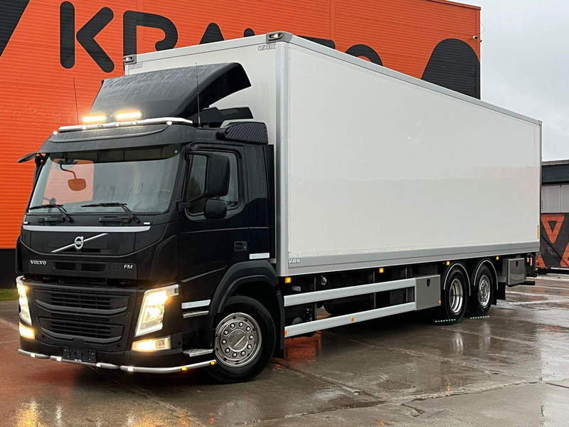 Volvo FM 420 6x2 ADBLUE PROGRAMMED OFF / BOX HEATING / BOX L=9977 mm - Camion fourgon: photos 1 Volvo FM 420 6x2 ADBLUE PROGRAMMED OFF / BOX HEATING / BOX L=9977 mm - Camion fourgon: photos 1