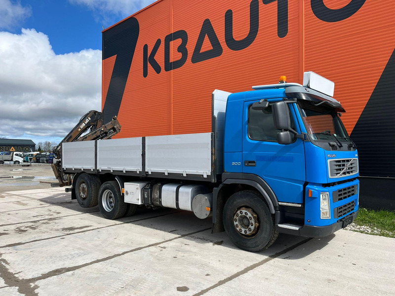 Volvo FM 9 300 6x2*4 HIAB 085D-3 / PLATFORM L=6320 mm - Camion plateau, Camion grue: photos 4 Volvo FM 9 300 6x2*4 HIAB 085D-3 / PLATFORM L=6320 mm - Camion plateau, Camion grue: photos 4