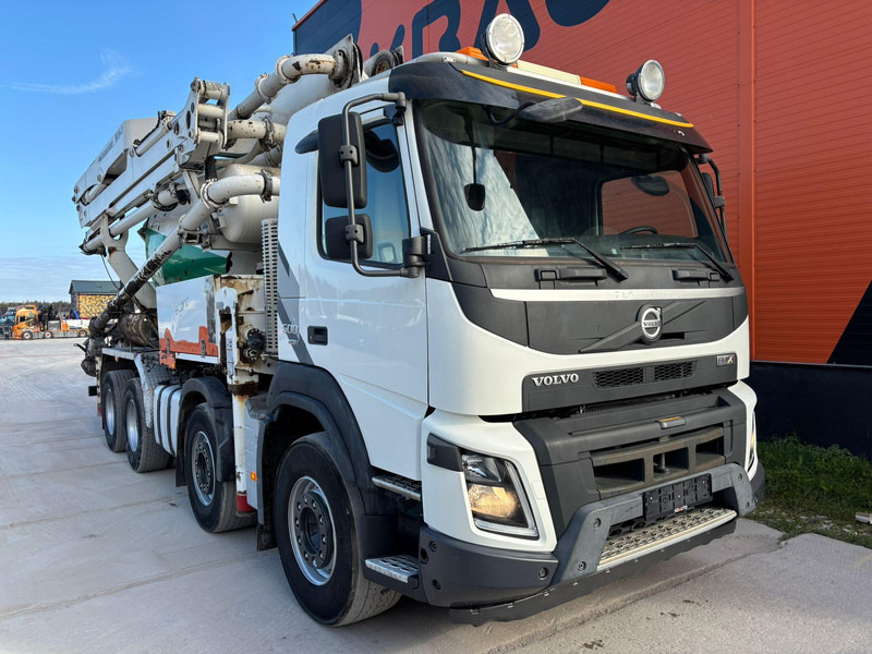 Volvo FMX 500 8x4 PUMI 24-3 - 24 m - 2303 hours / 7 m3 / FULL STEEL - Camion pompe: photos 4 Volvo FMX 500 8x4 PUMI 24-3 - 24 m - 2303 hours / 7 m3 / FULL STEEL - Camion pompe: photos 4