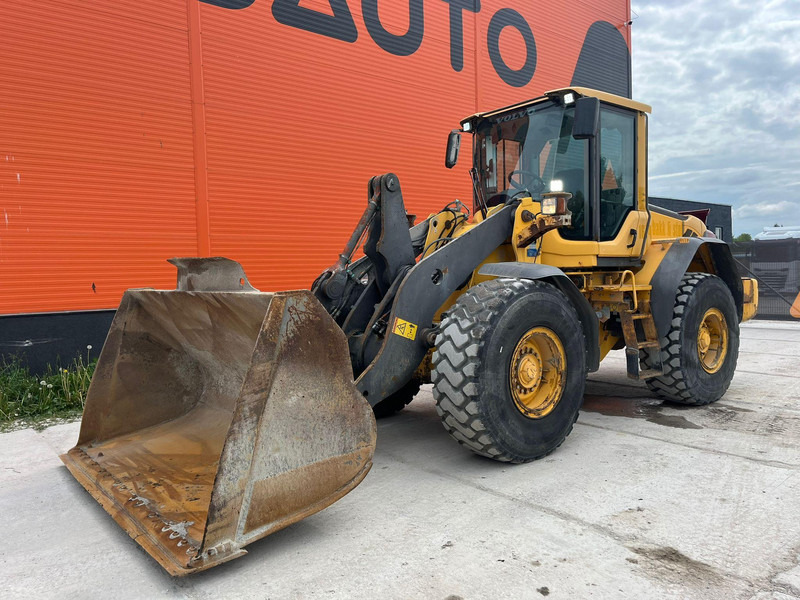 Volvo L 90 F 4x4 CENTRAL LUBRICATION / AC - Chargeuse sur pneus: photos 2 Volvo L 90 F 4x4 CENTRAL LUBRICATION / AC - Chargeuse sur pneus: photos 2