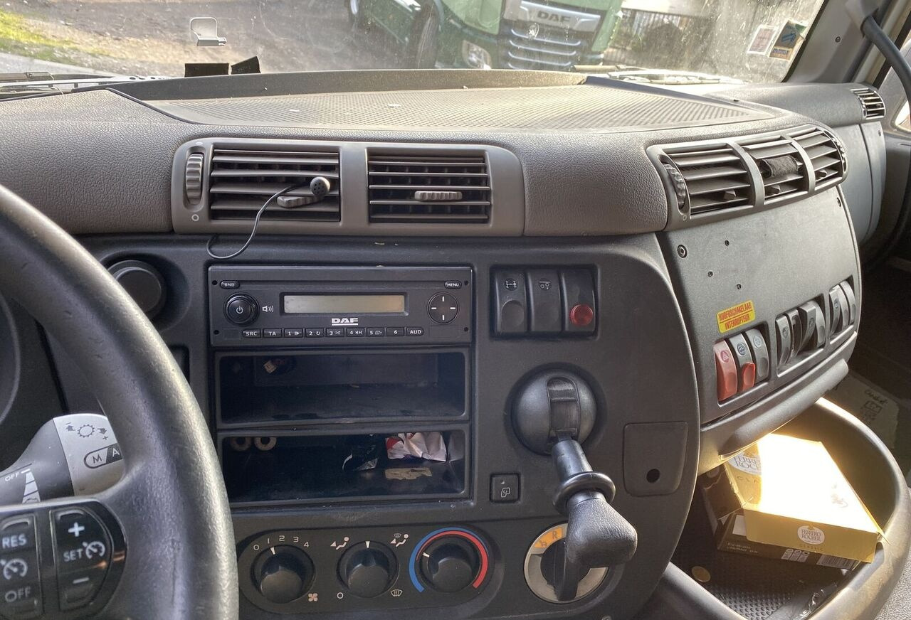 Camion plateau, Camion grue DAF CF 85 410: photos 10