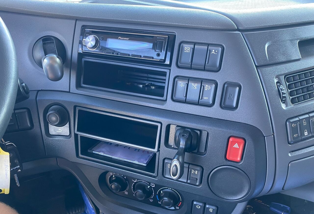 Tracteur routier DAF XF105.510: photos 11