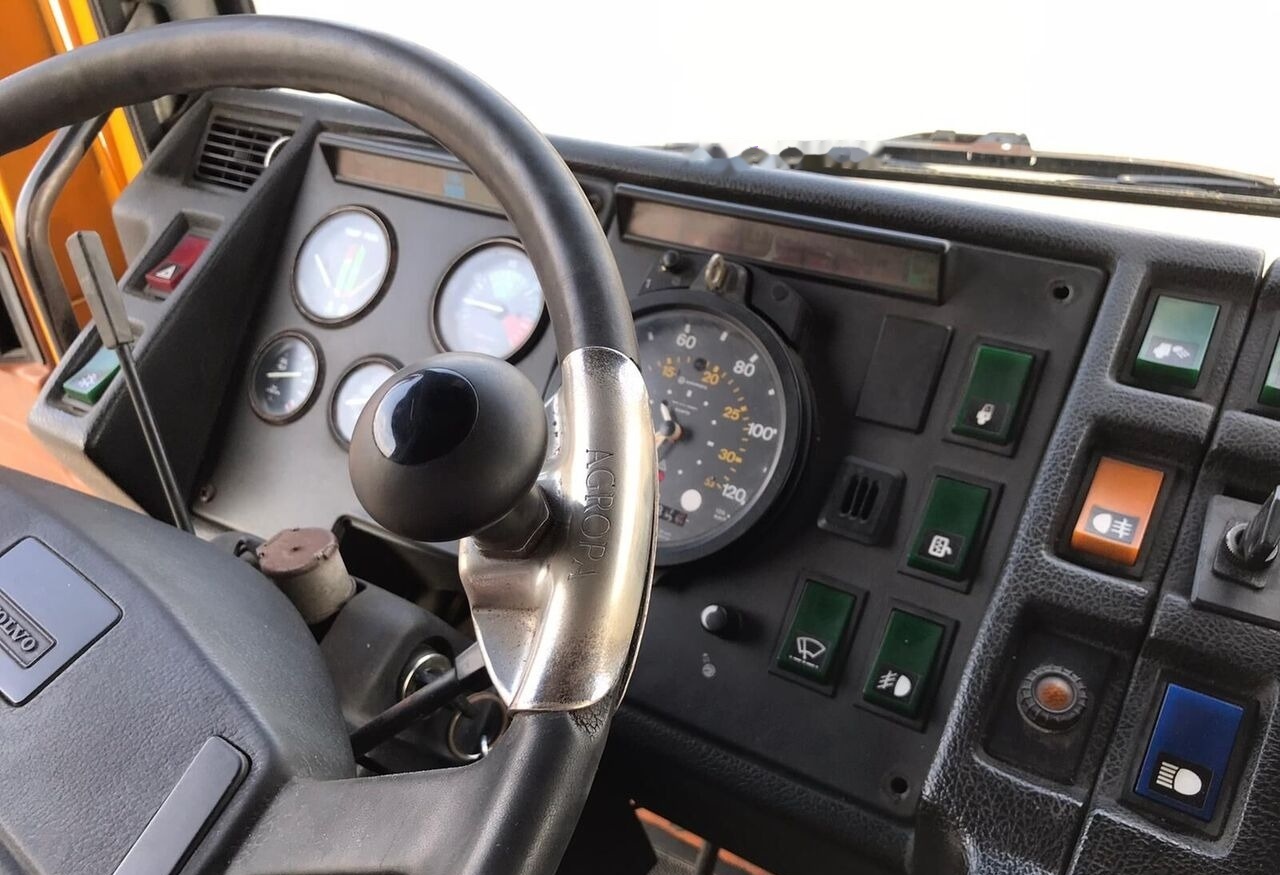 Tracteur routier Volvo F1234C: photos 10