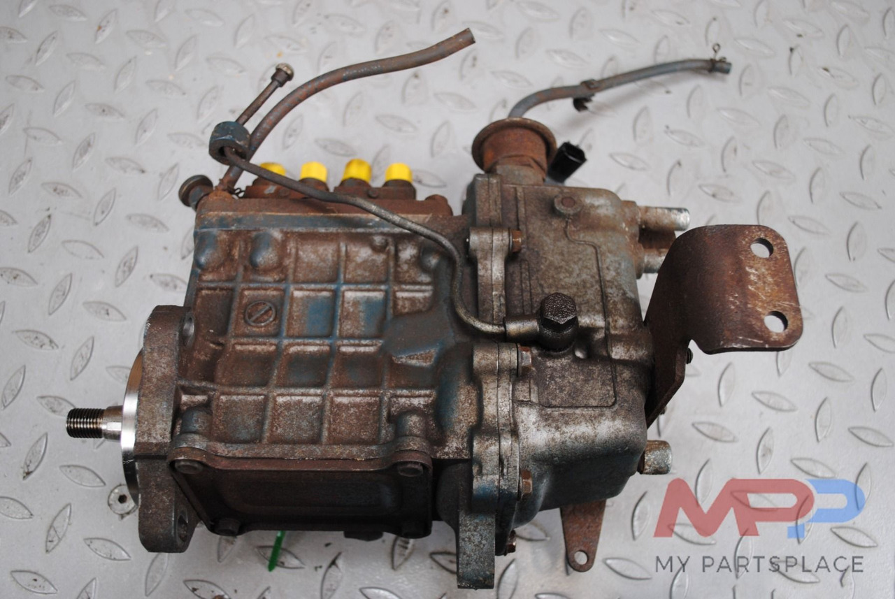 Injectiepomp Kubota V3800, V3800-T, V3300 en V3600 - Pompe à carburant: photos 1 Injectiepomp Kubota V3800, V3800-T, V3300 en V3600 - Pompe à carburant: photos 1