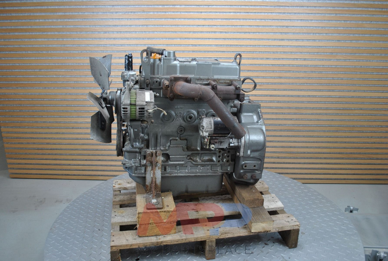 Isuzu Komatsu 4D88 - Moteur pour Engins de chantier: photos 2 Isuzu Komatsu 4D88 - Moteur pour Engins de chantier: photos 2