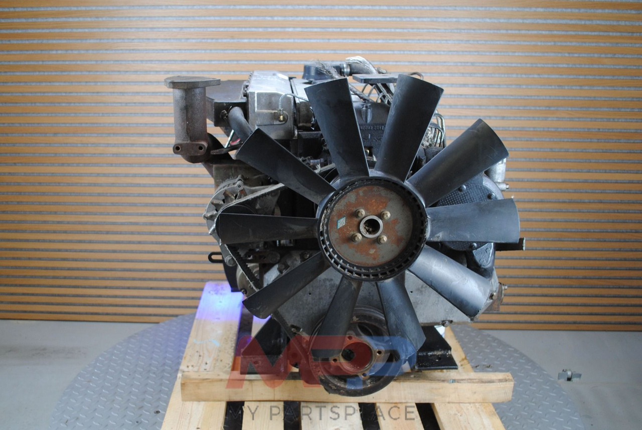 Perkins Perkins 1004 turbo AA-AB 1004.4 - Moteur: photos 5 Perkins Perkins 1004 turbo AA-AB 1004.4 - Moteur: photos 5